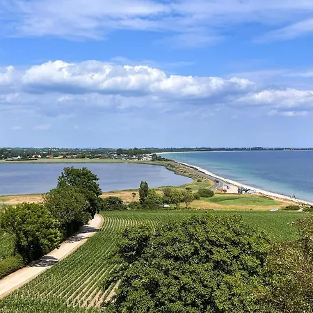 8 Person In Sydals-by Traum *